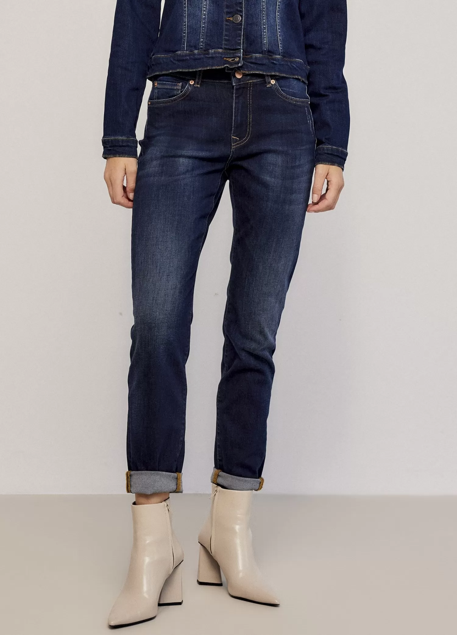 DAMES Summum Blue Daze Denim Tapered Jeans